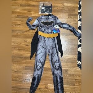 NWT DC comics Batman Halloween costume suit belt cape mask boys size 8/10